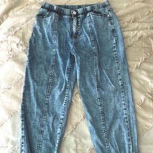 Mom style 80s faded jean joggers